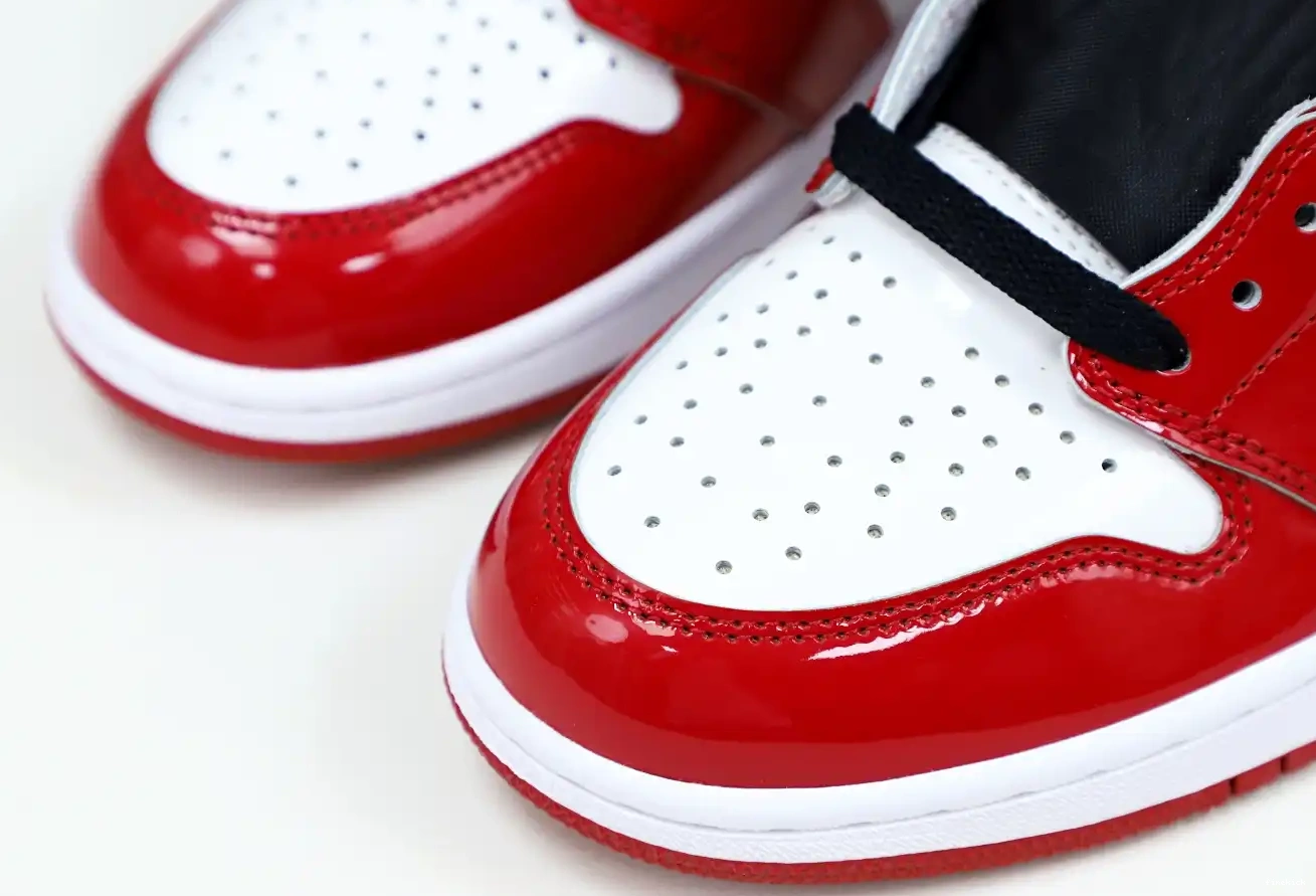 1 AIR OG JORDAN 'FEARLESS' RETRO HIGH 0520